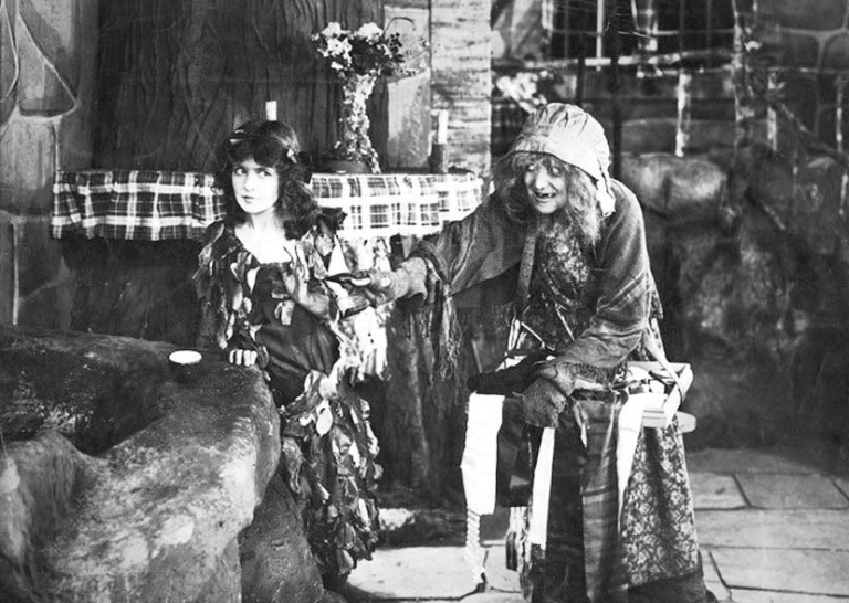 1916 snow white